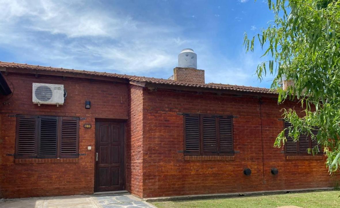 Casa Faustina Tranquilidad Y Confort En Chascomus Villa Exterior photo